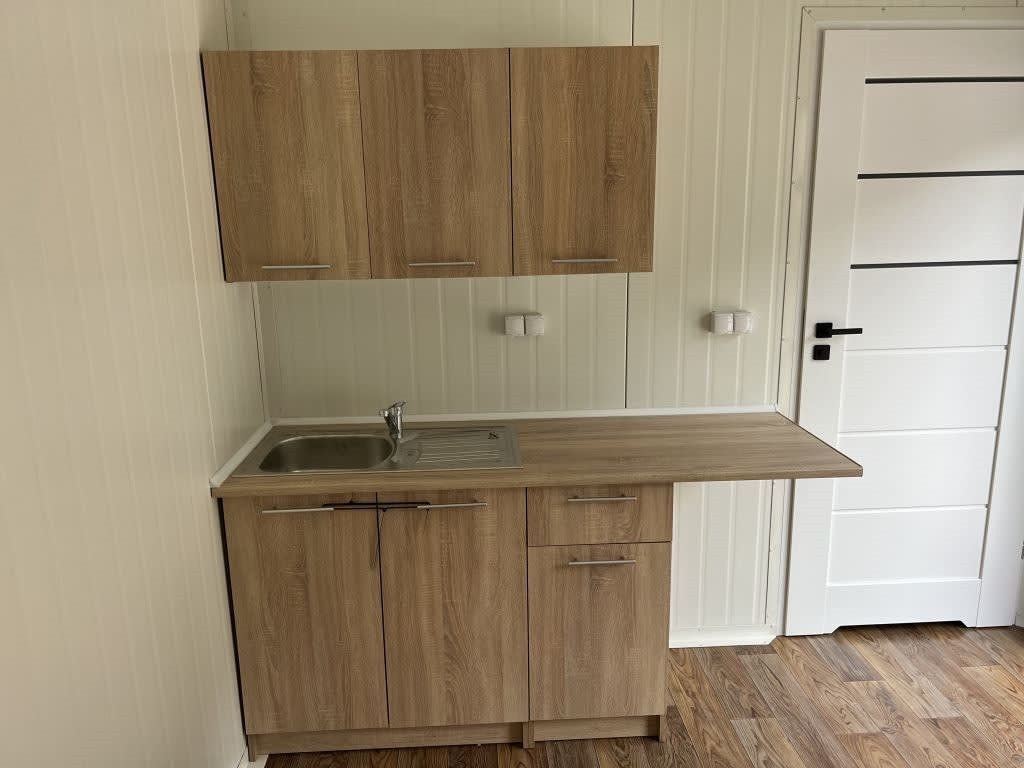 Maison Mobile 20 Pieds x 8 Pieds - Entièrement Fini, Intérieur et Extérieur en Bois Traité, Prêt à l'Emploi