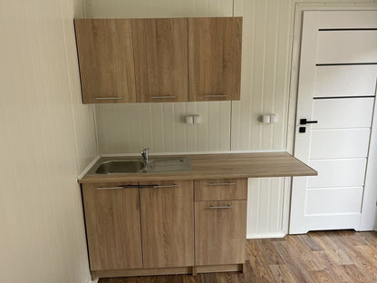 Maison Mobile 20 Pieds x 8 Pieds - Entièrement Fini, Intérieur et Extérieur en Bois Traité, Prêt à l'Emploi