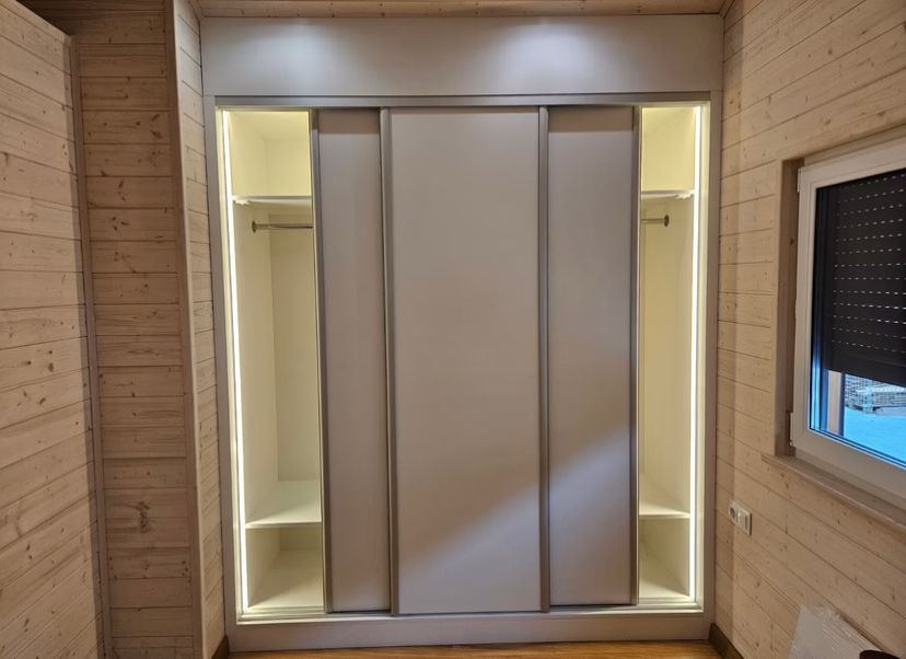 Tiny House Moderne – Confort et Mobilité à Petit Prix