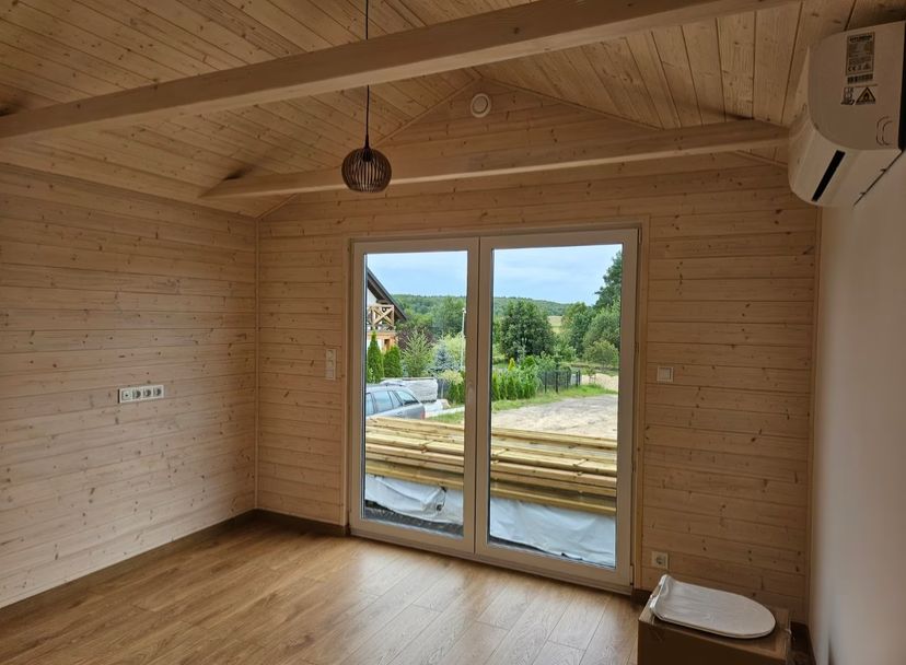 Tiny House Moderne – Confort et Mobilité à Petit Prix