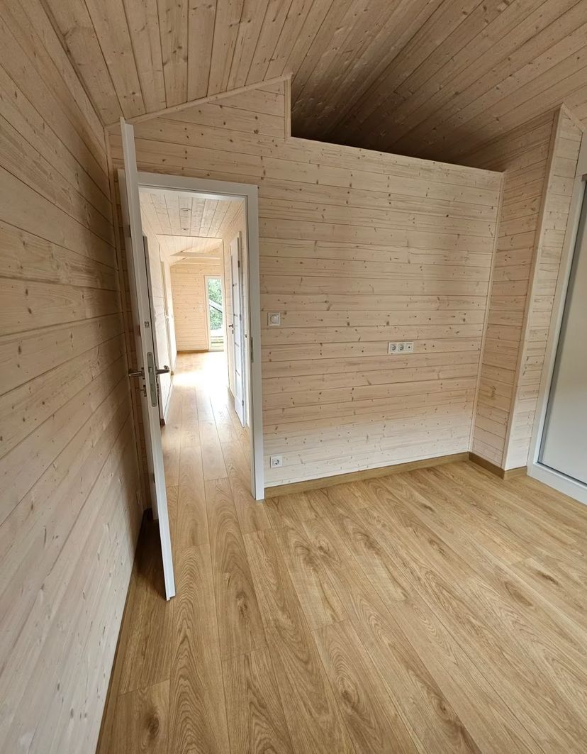 Tiny House Moderne – Confort et Mobilité à Petit Prix