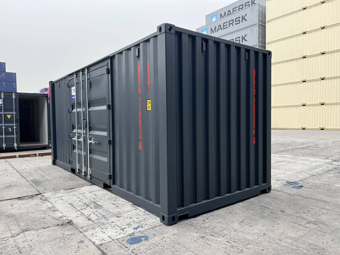 Container 20 Pieds avec Ouverture Standard sur le Côté - Solution de Stockage Pratique et Flexible