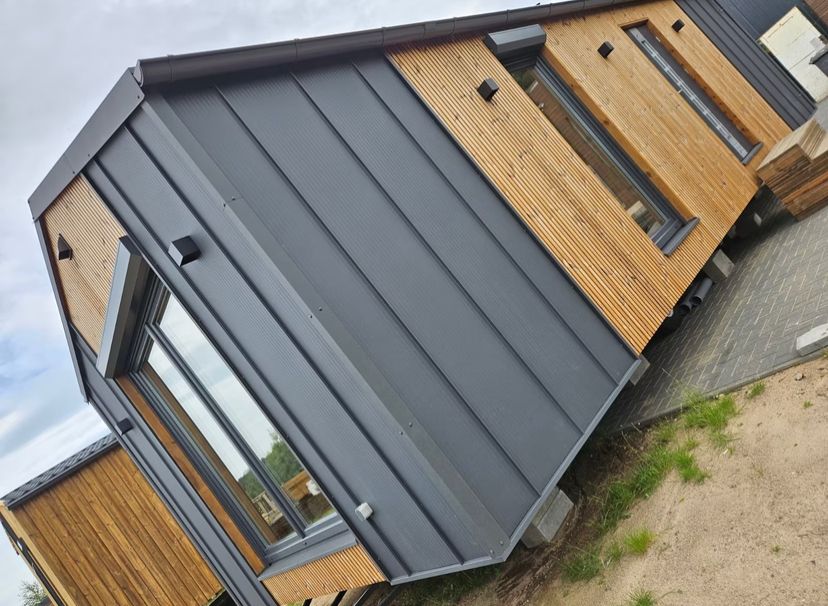 Tiny House Moderne – Confort et Mobilité à Petit Prix