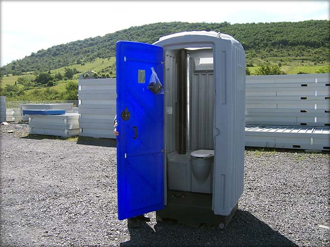 Petite Cabine sanitaire avec douche et toilette