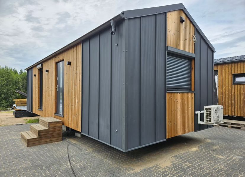 Tiny House Moderne – Confort et Mobilité à Petit Prix