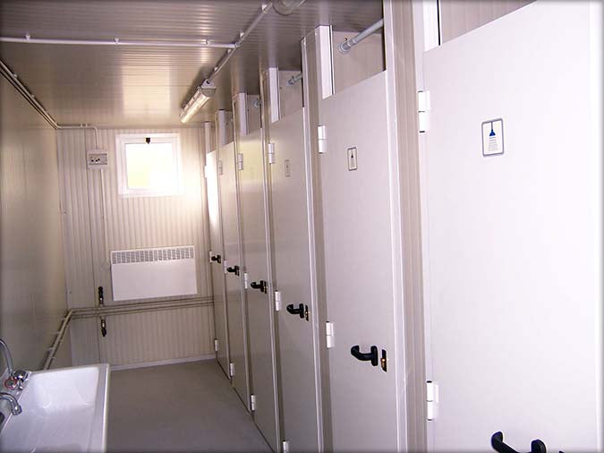 Cabine sanitaire public 20 pieds x 8, confortable