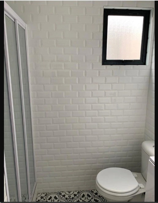 Container maritime  bureau mobile 40 pieds x 8, isolé 4 saisons, avec porte, fenêtre et toilette