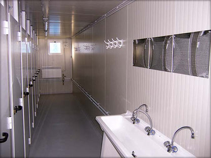 Cabine sanitaire public 20 pieds x 8, confortable