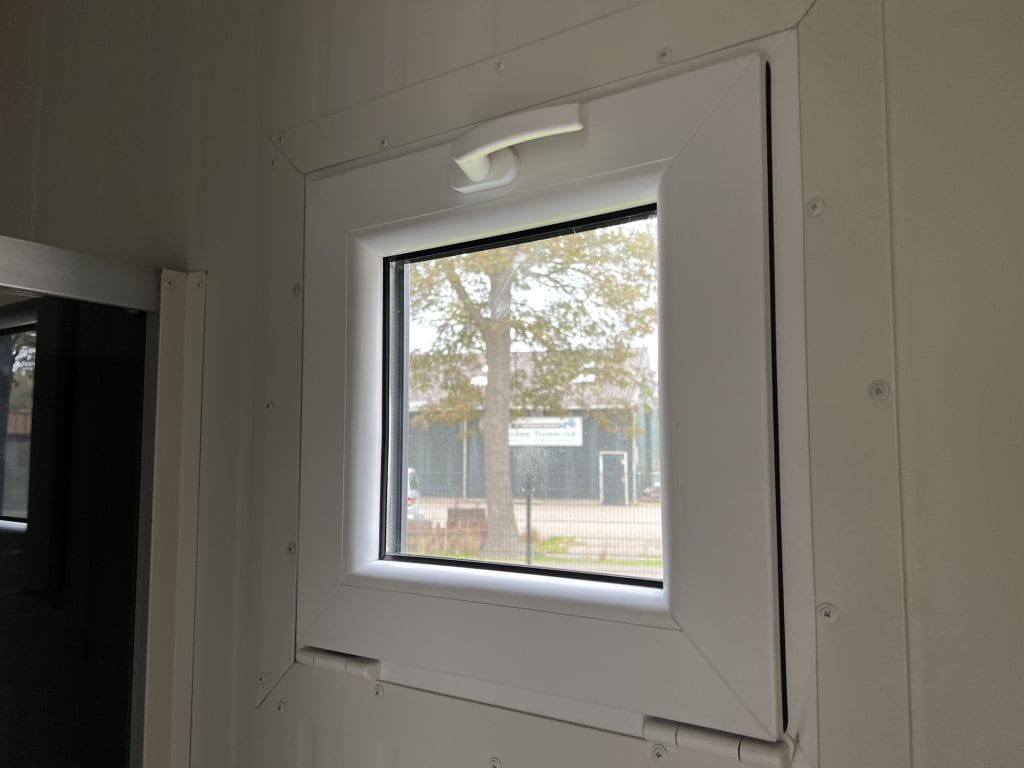 Maison Mobile 20 Pieds x 8 Pieds - Entièrement Fini, Intérieur et Extérieur en Bois Traité, Prêt à l'Emploi